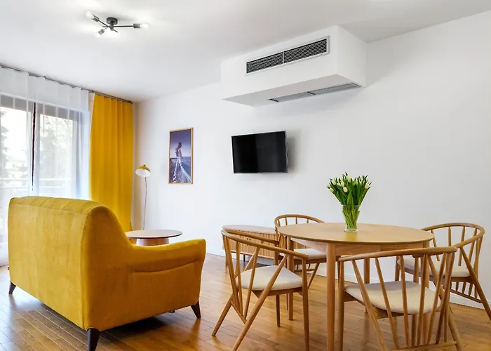 Modern Central Apartment W. Parking By Tyzenhauz